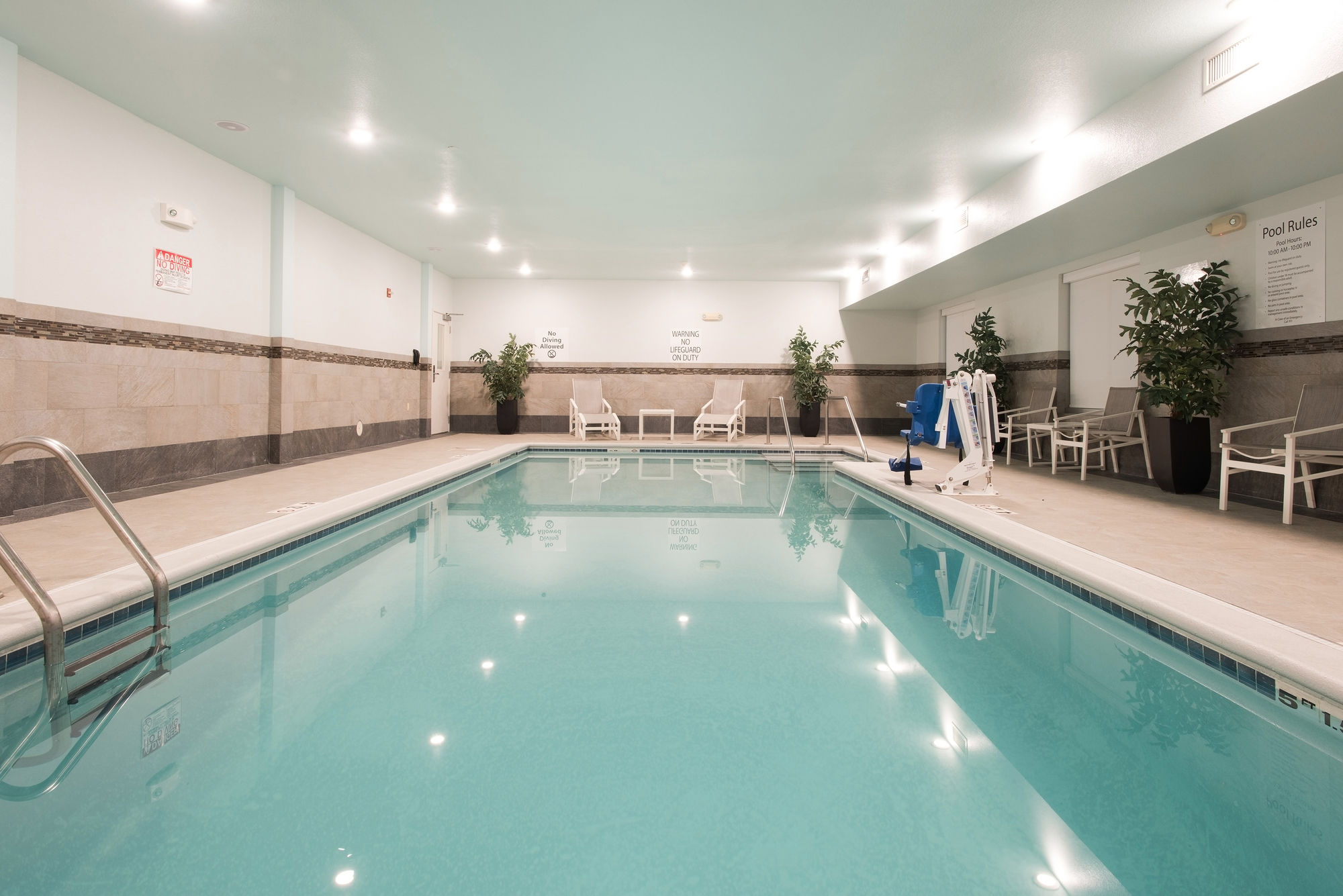 Holiday Inn Express & Suites East Wichita I-35 Andover