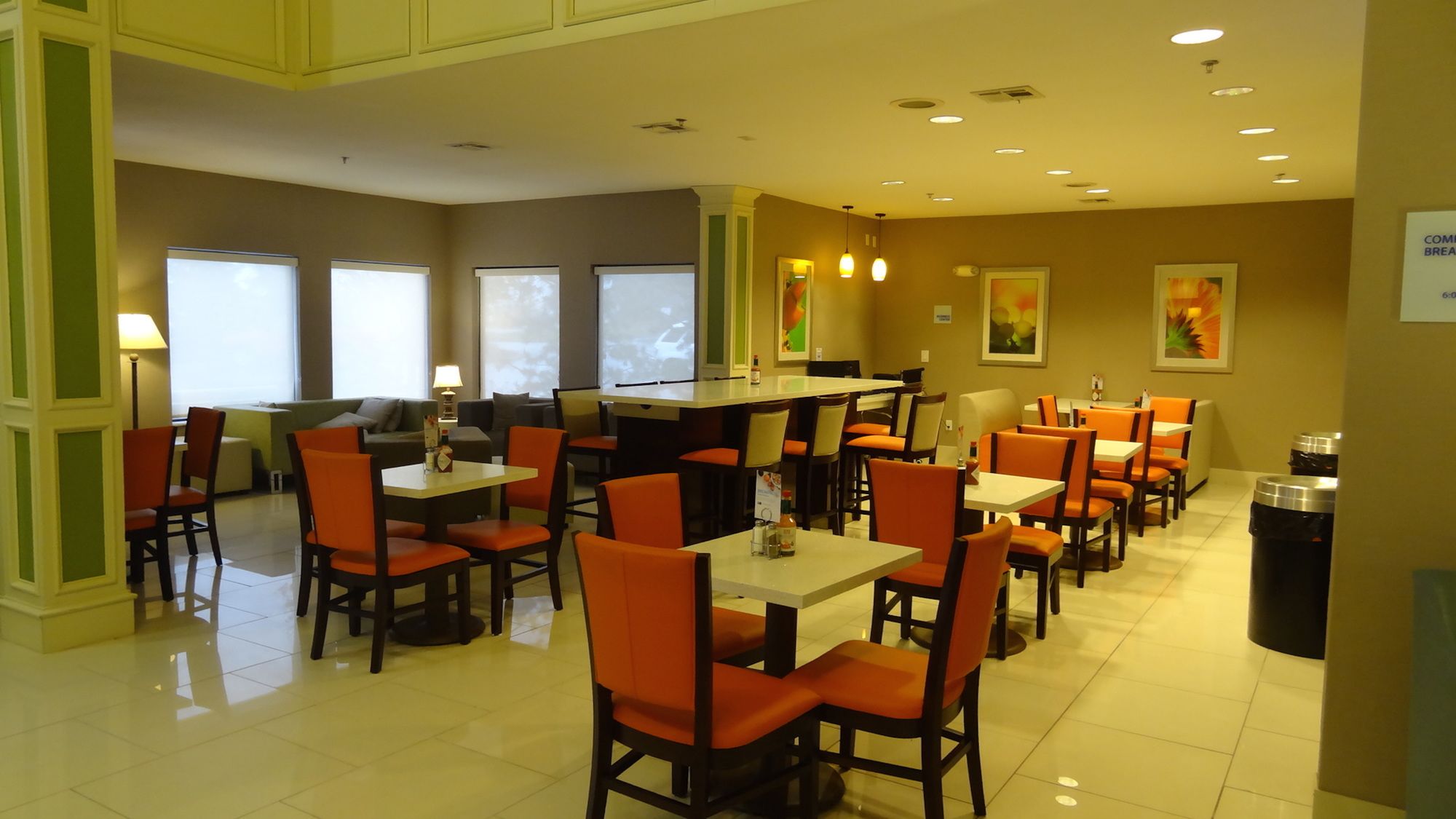 Holiday Inn Express Kansas City - Bonner Springs