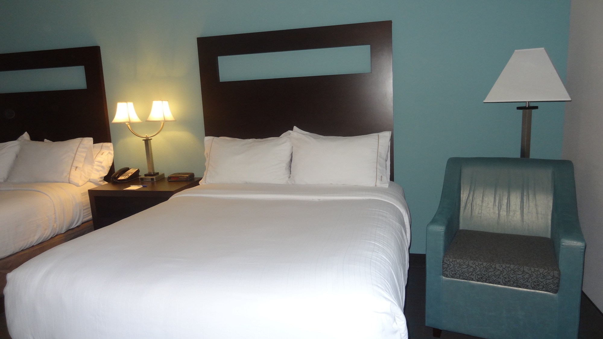 Holiday Inn Express Kansas City - Bonner Springs