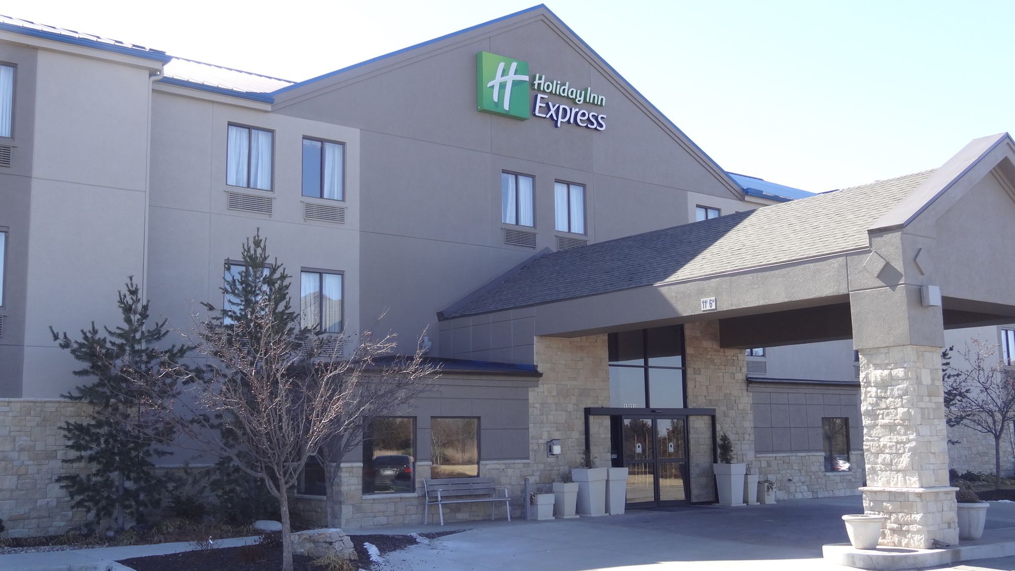 Holiday Inn Express Kansas City - Bonner Springs
