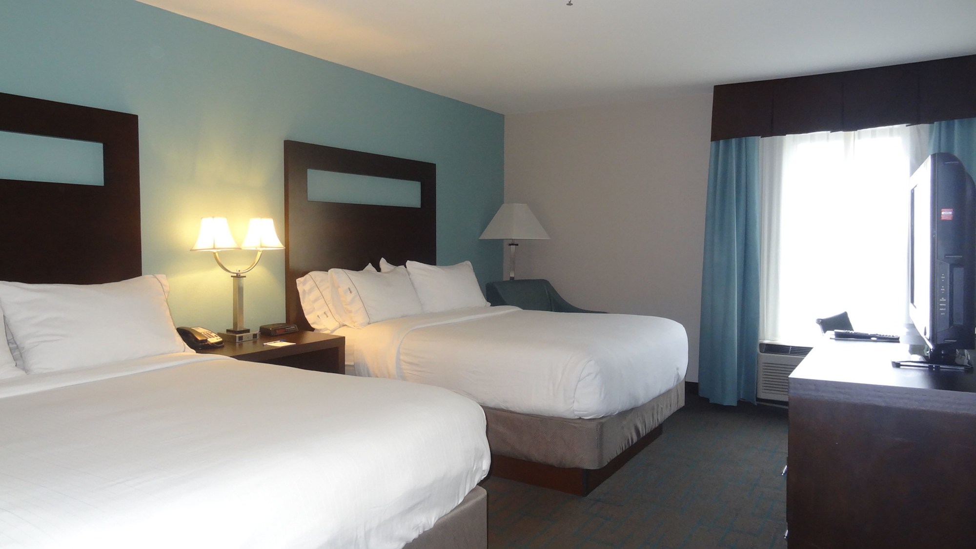 Holiday Inn Express Kansas City - Bonner Springs