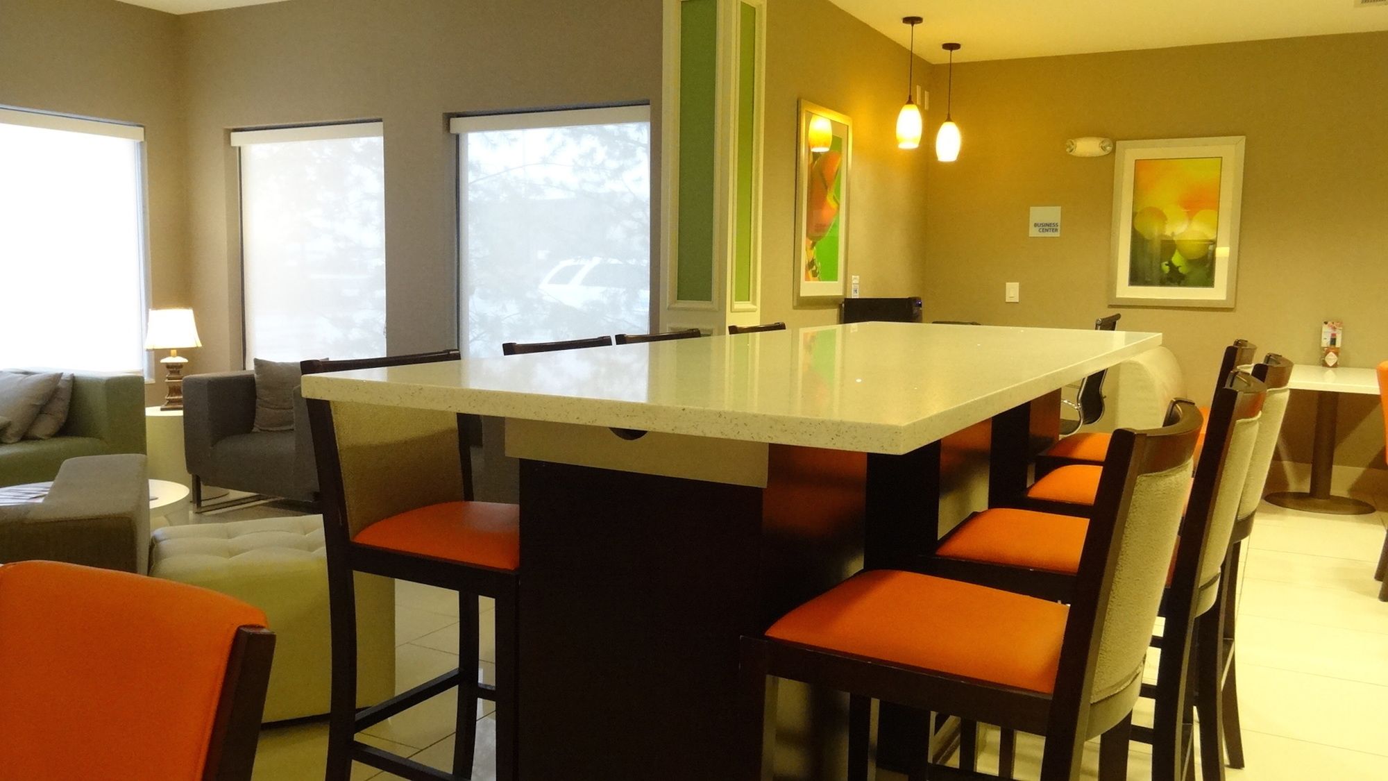 Holiday Inn Express Kansas City - Bonner Springs