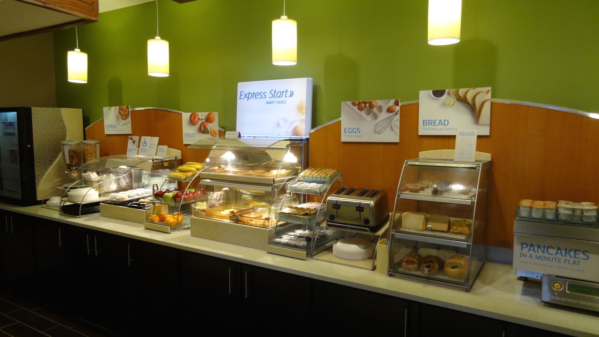 Holiday Inn Express Kansas City - Bonner Springs