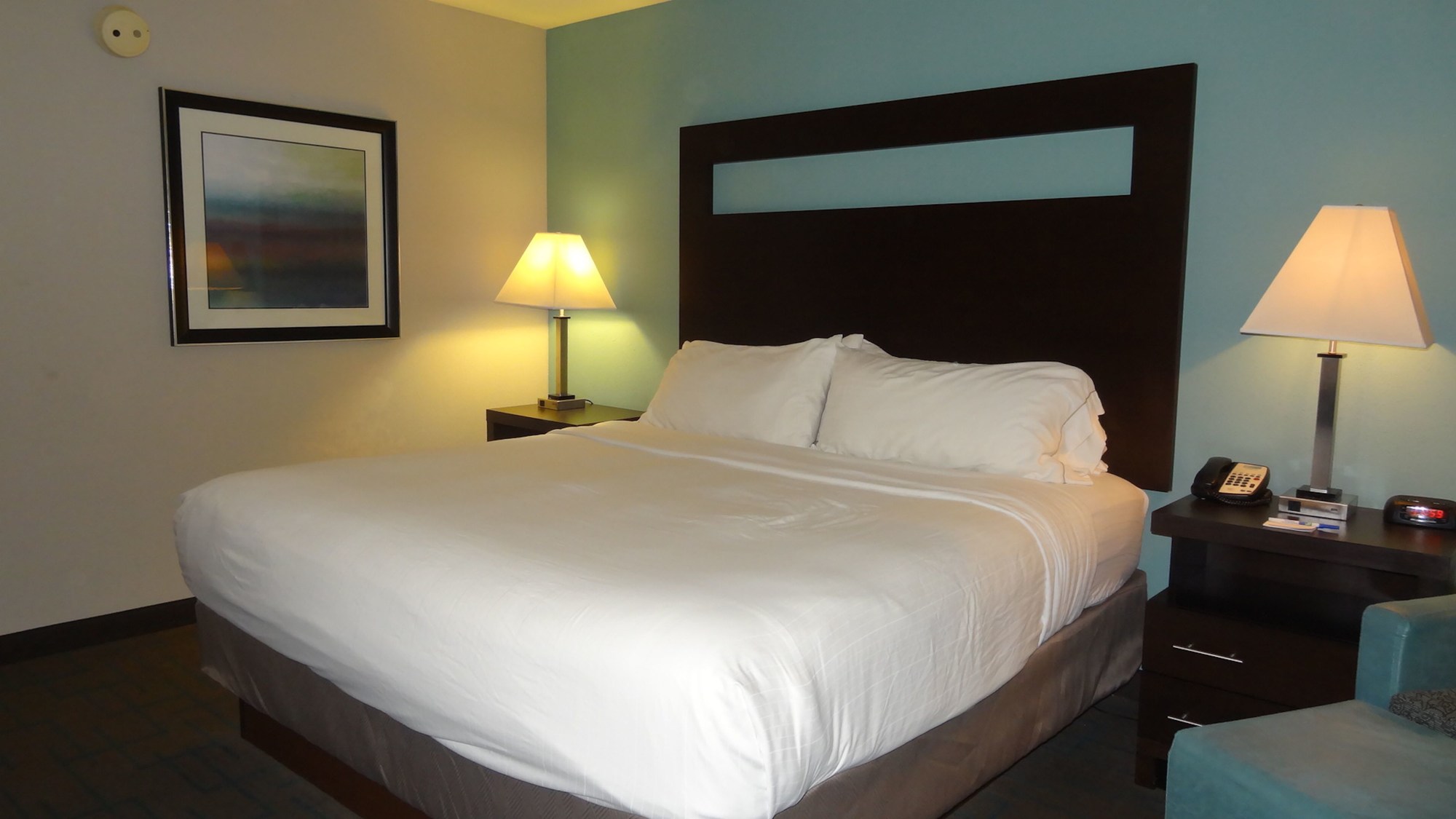 Holiday Inn Express Kansas City - Bonner Springs