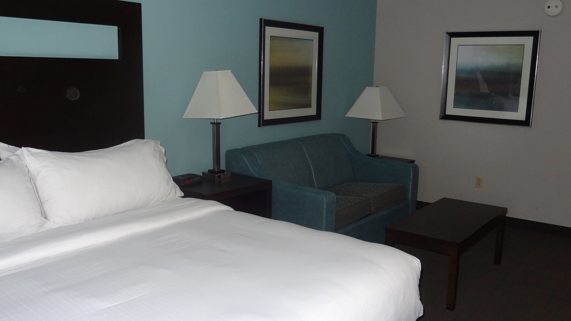 Holiday Inn Express Kansas City - Bonner Springs