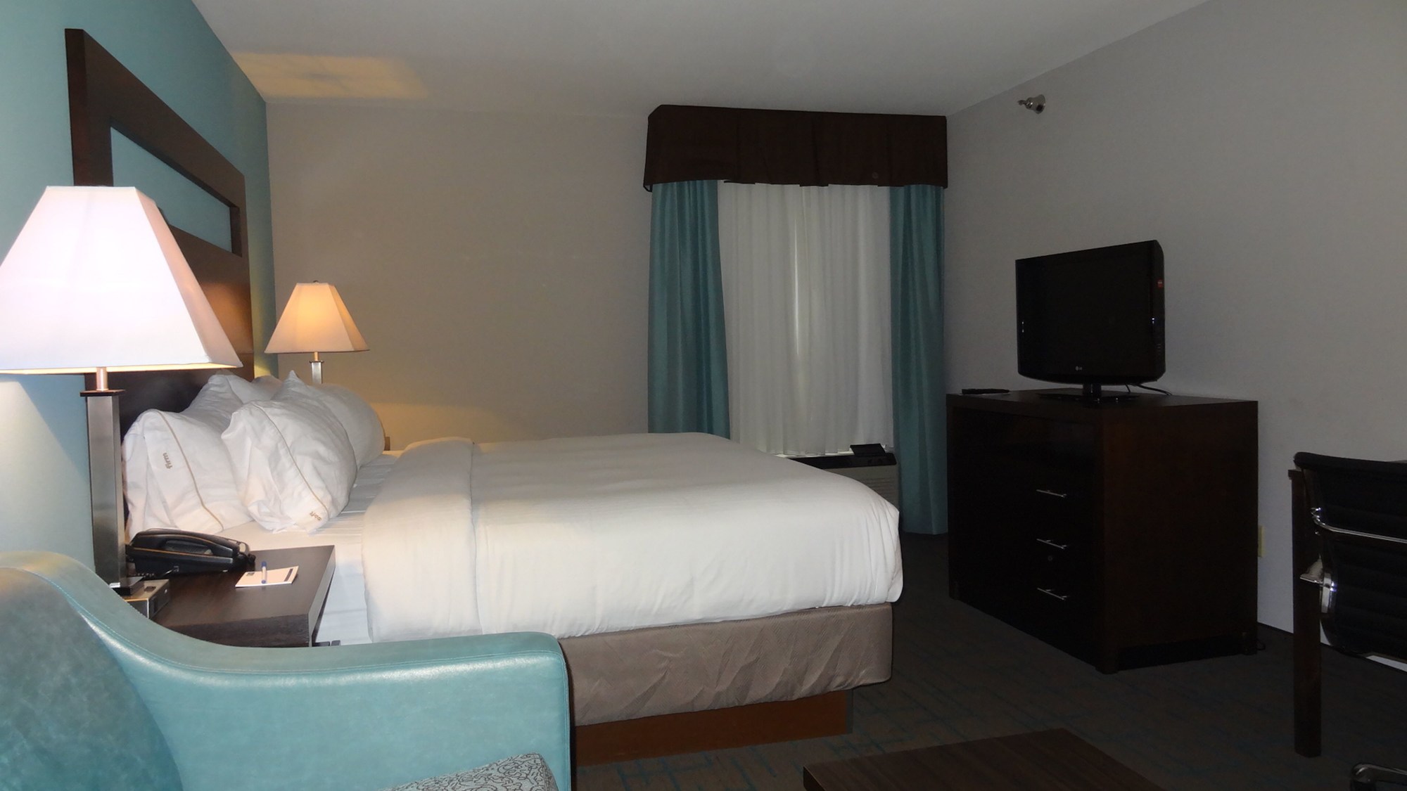 Holiday Inn Express Kansas City - Bonner Springs