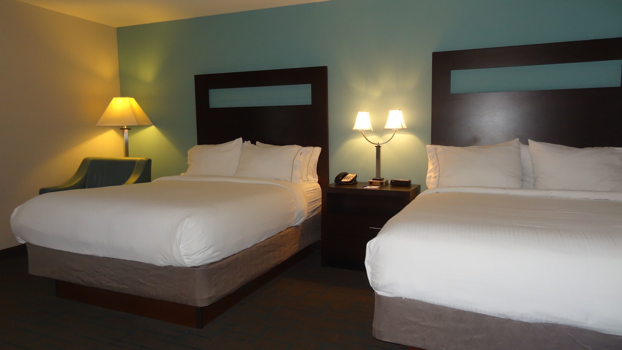 Holiday Inn Express Kansas City - Bonner Springs