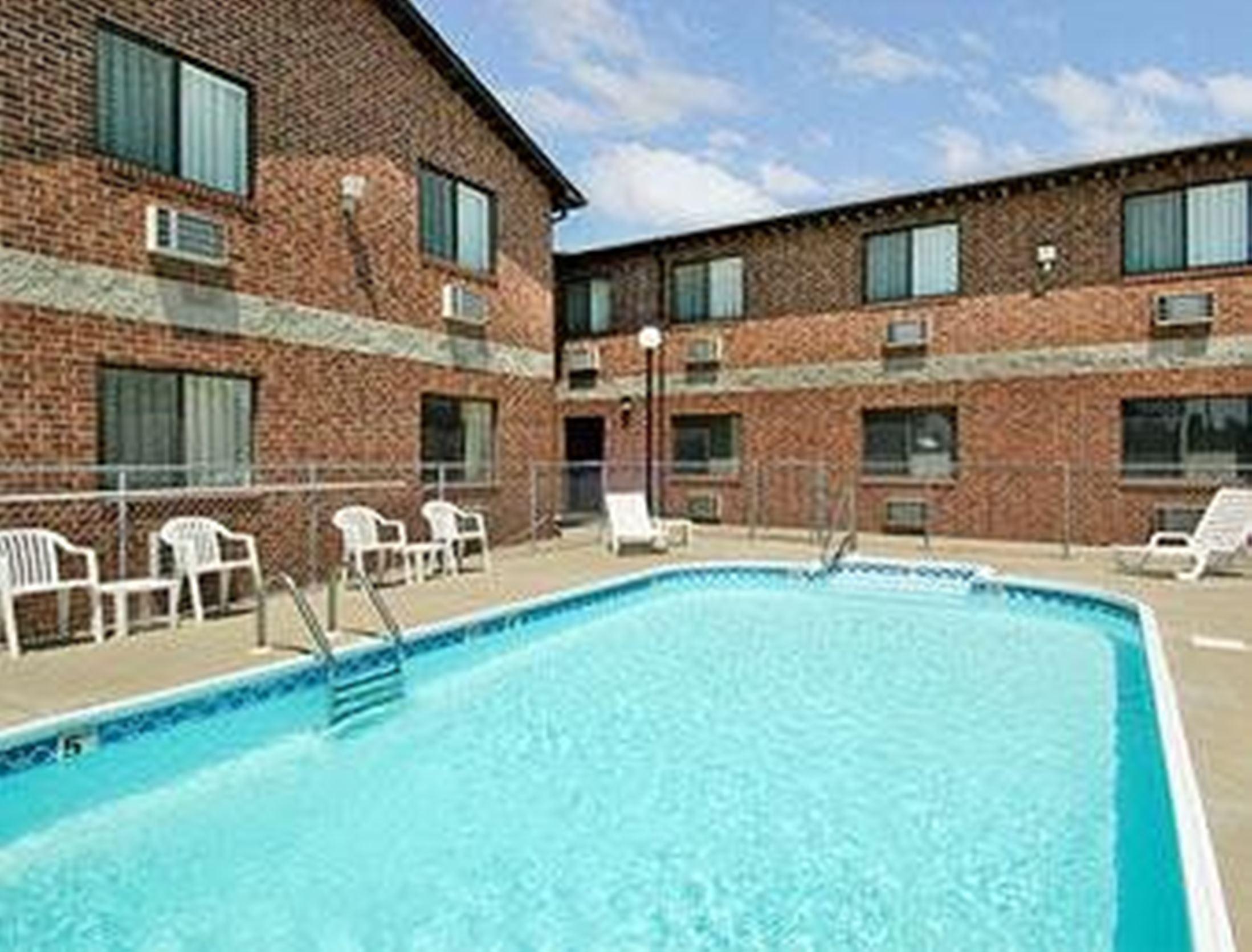 Super 8 by Wyndham Chanute