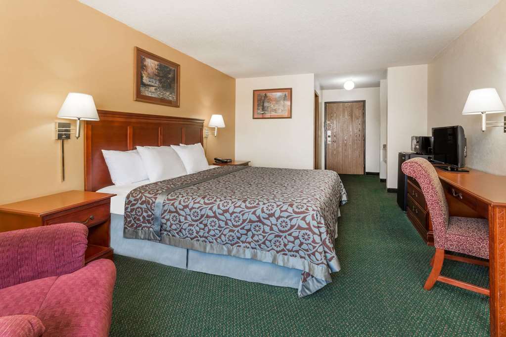 Days Inn by Wyndham Colby