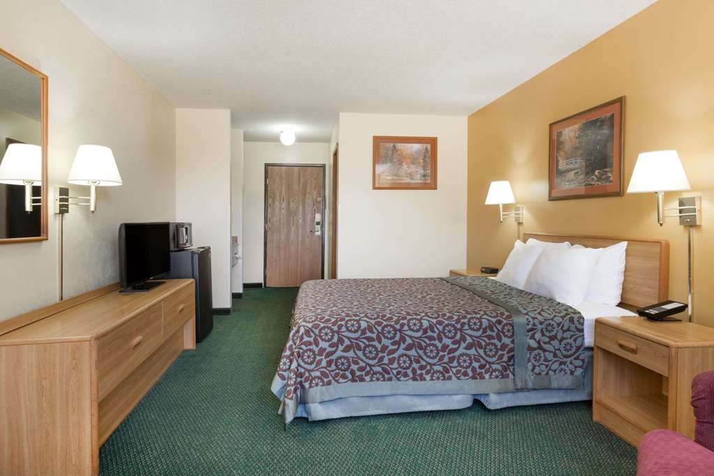 Days Inn by Wyndham Colby