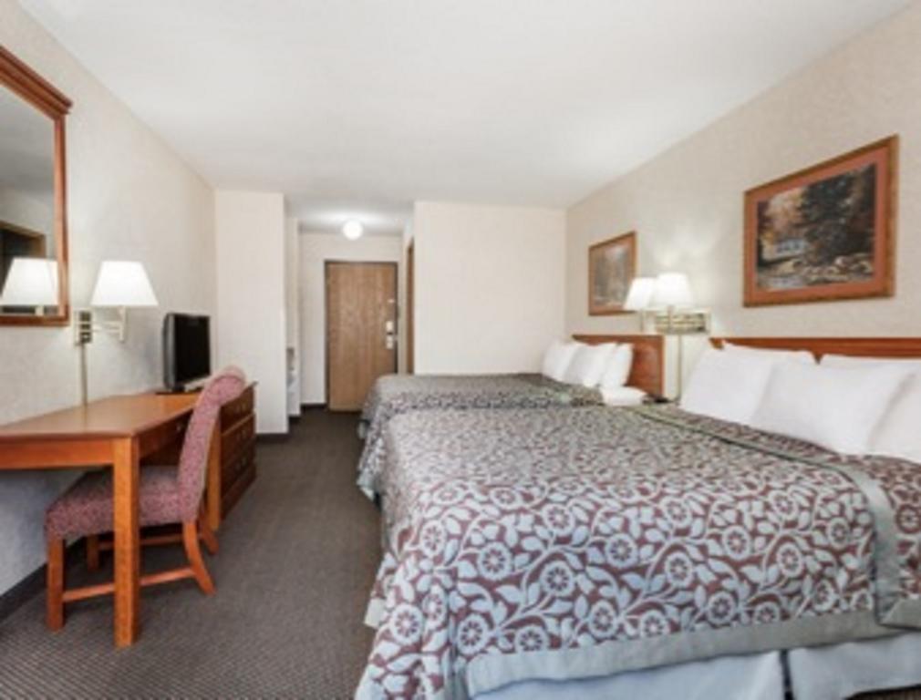 Days Inn by Wyndham Colby