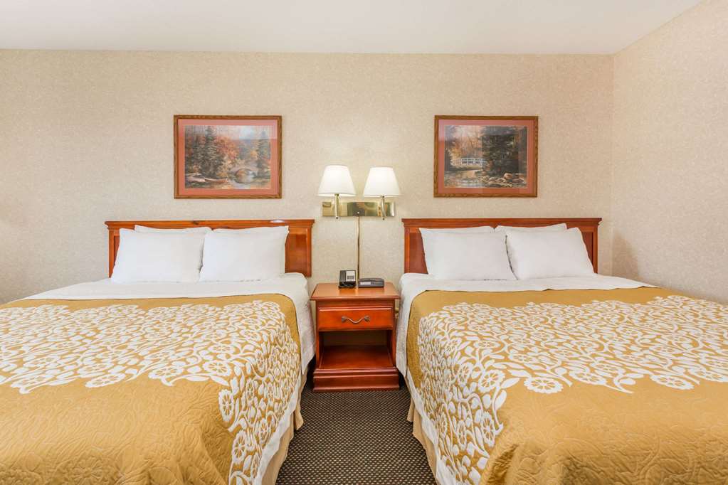 Days Inn by Wyndham Colby