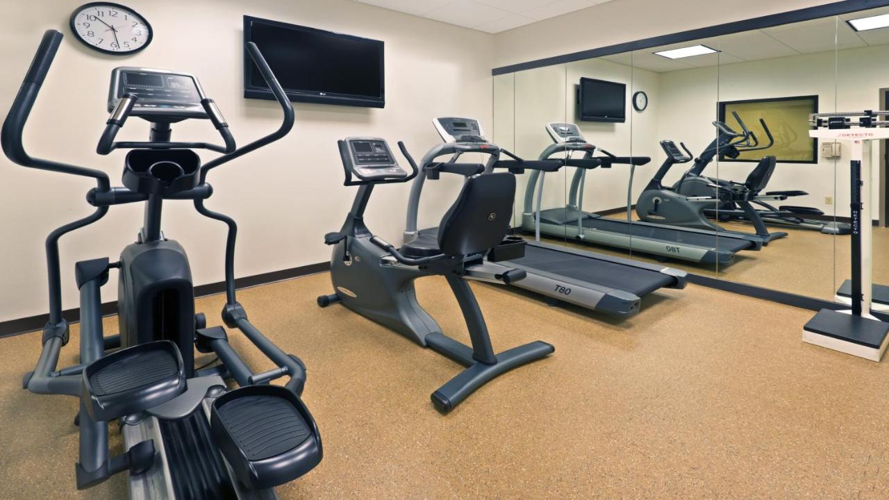 Holiday Inn Express Hotel & Suites Colby