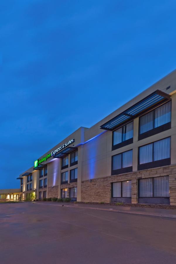 Holiday Inn Express Hotel & Suites Colby