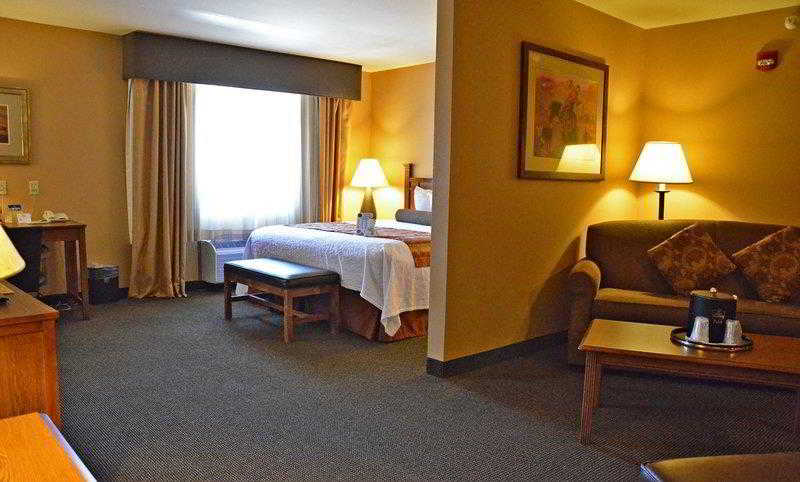 Best Western Plus Country Inn & Suites