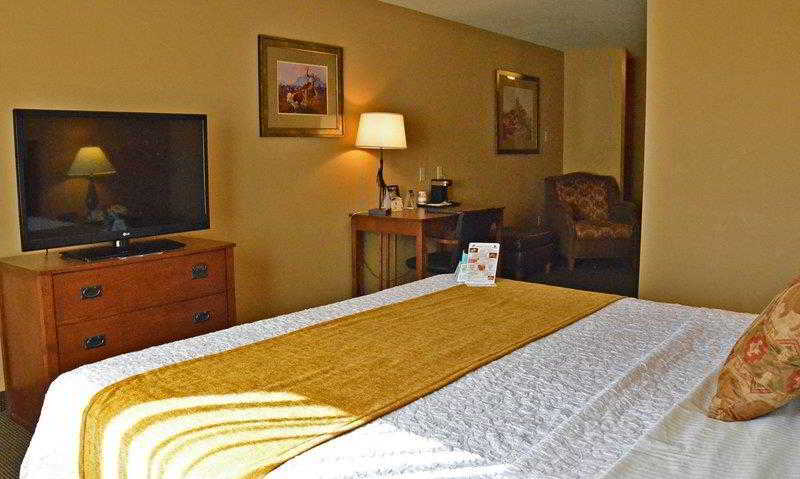 Best Western Plus Country Inn & Suites