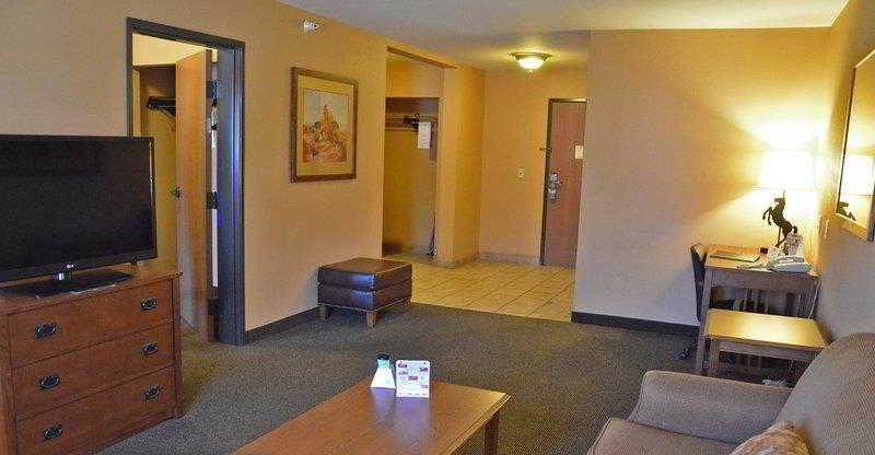 Best Western Plus Country Inn & Suites
