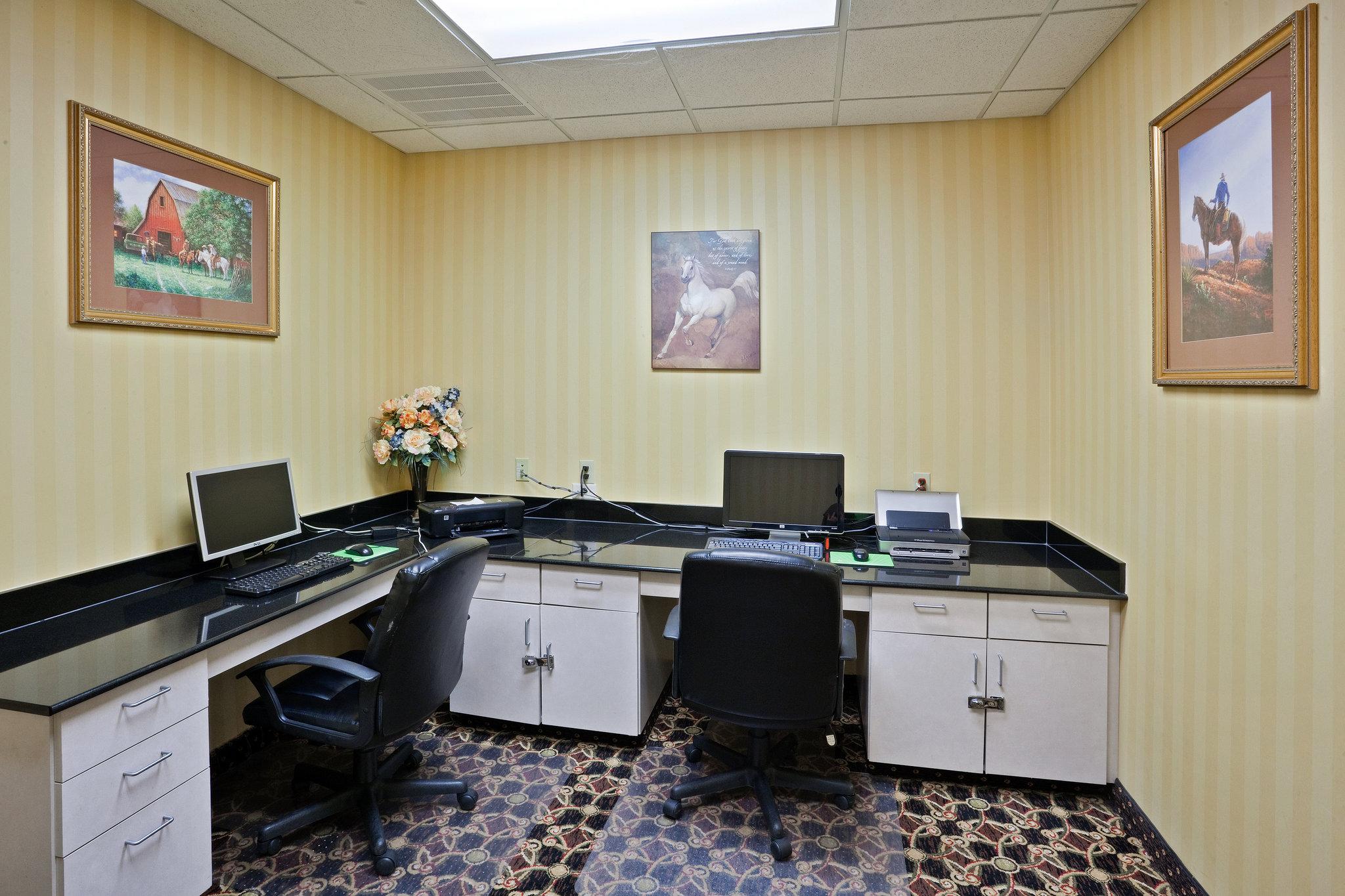 La Quinta Inn & Suites by Wyndham Dodge City