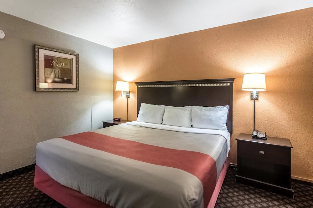 OYO Townhouse Dodge City KS