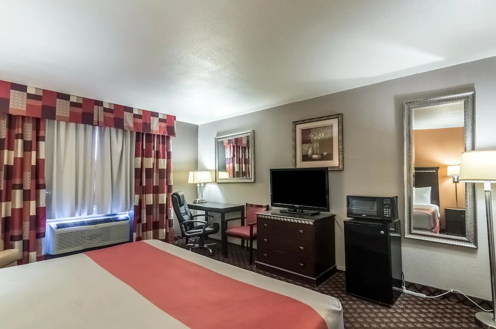 OYO Townhouse Dodge City KS