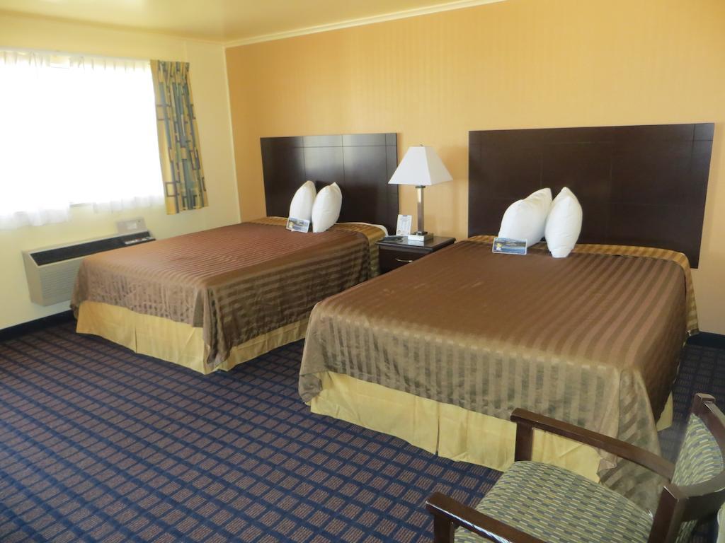 Silver Spur Vintage Inn & Suites