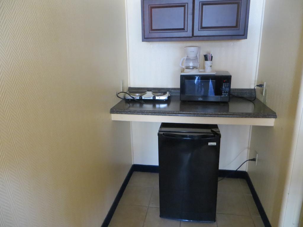 Silver Spur Vintage Inn & Suites