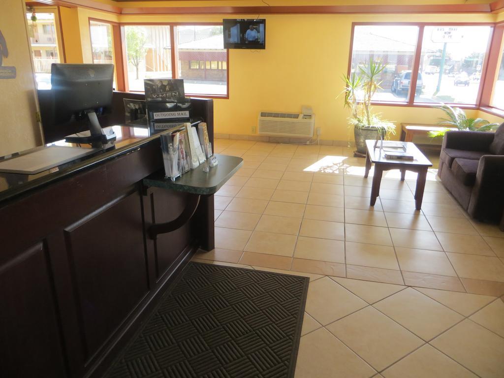 Silver Spur Vintage Inn & Suites