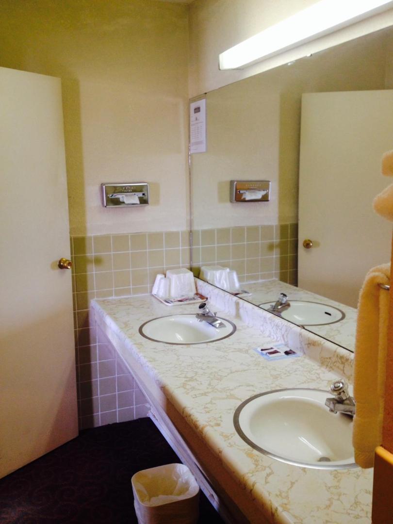 Americas Best Inn and Suites Emporia