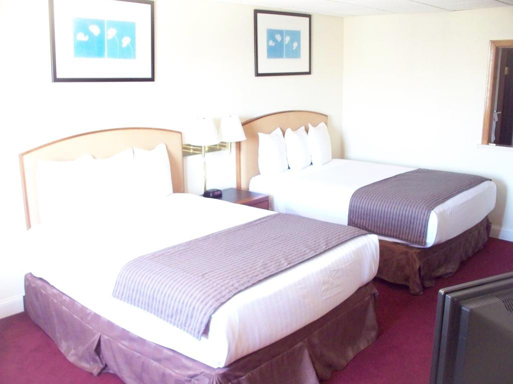 Travel Inn & Suites