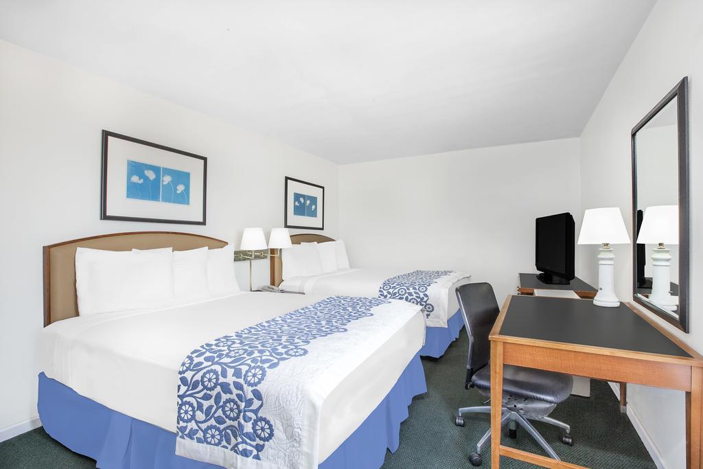Travel Inn & Suites