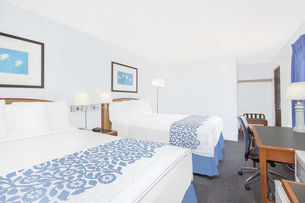 Travel Inn & Suites