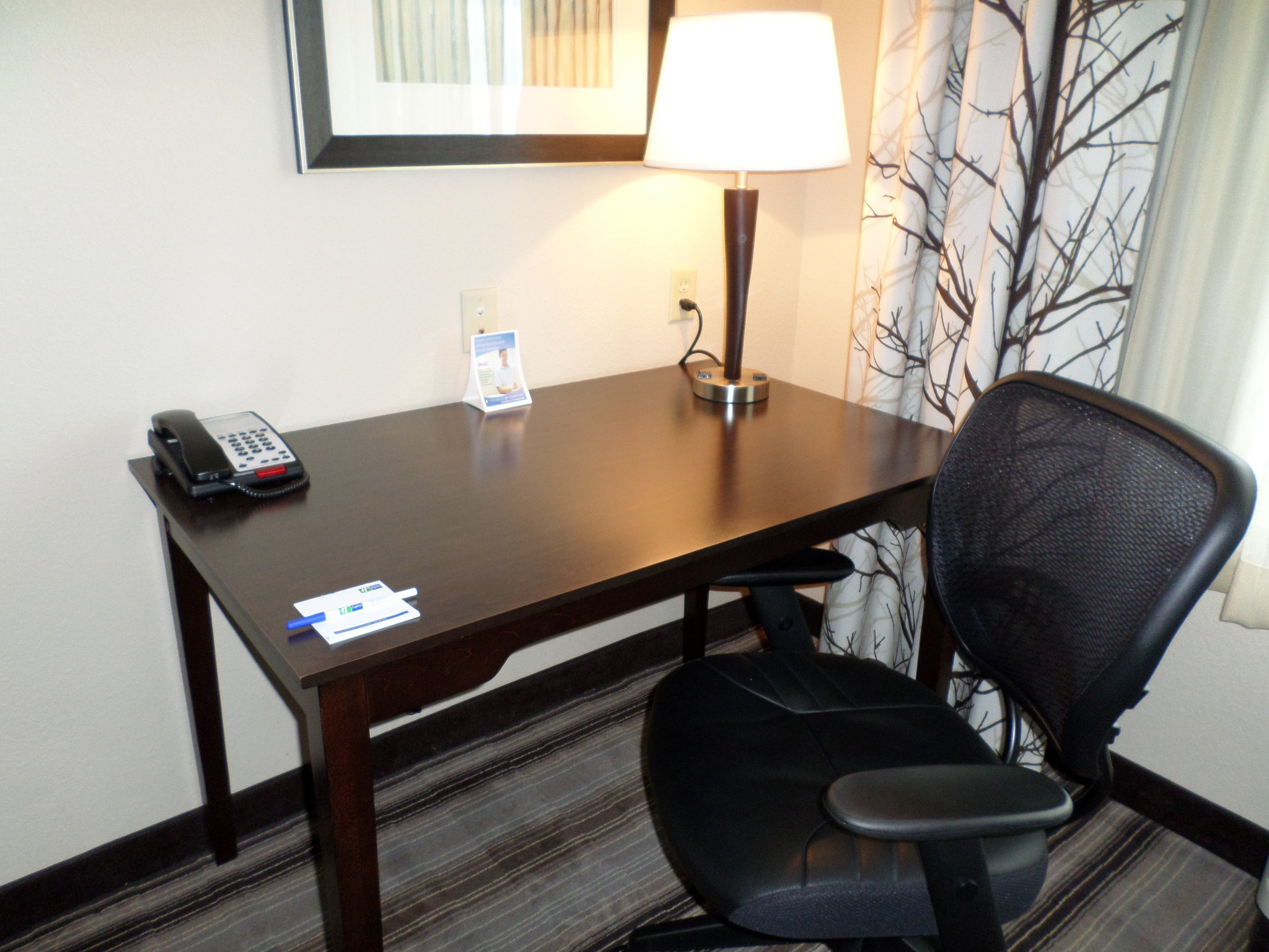 Holiday Inn Express & Suites Emporia Northwest