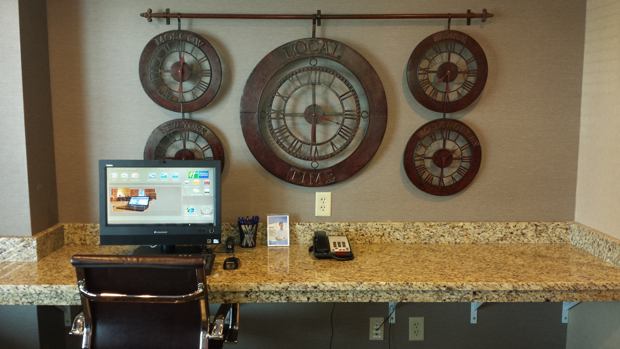 Holiday Inn Express & Suites Emporia Northwest