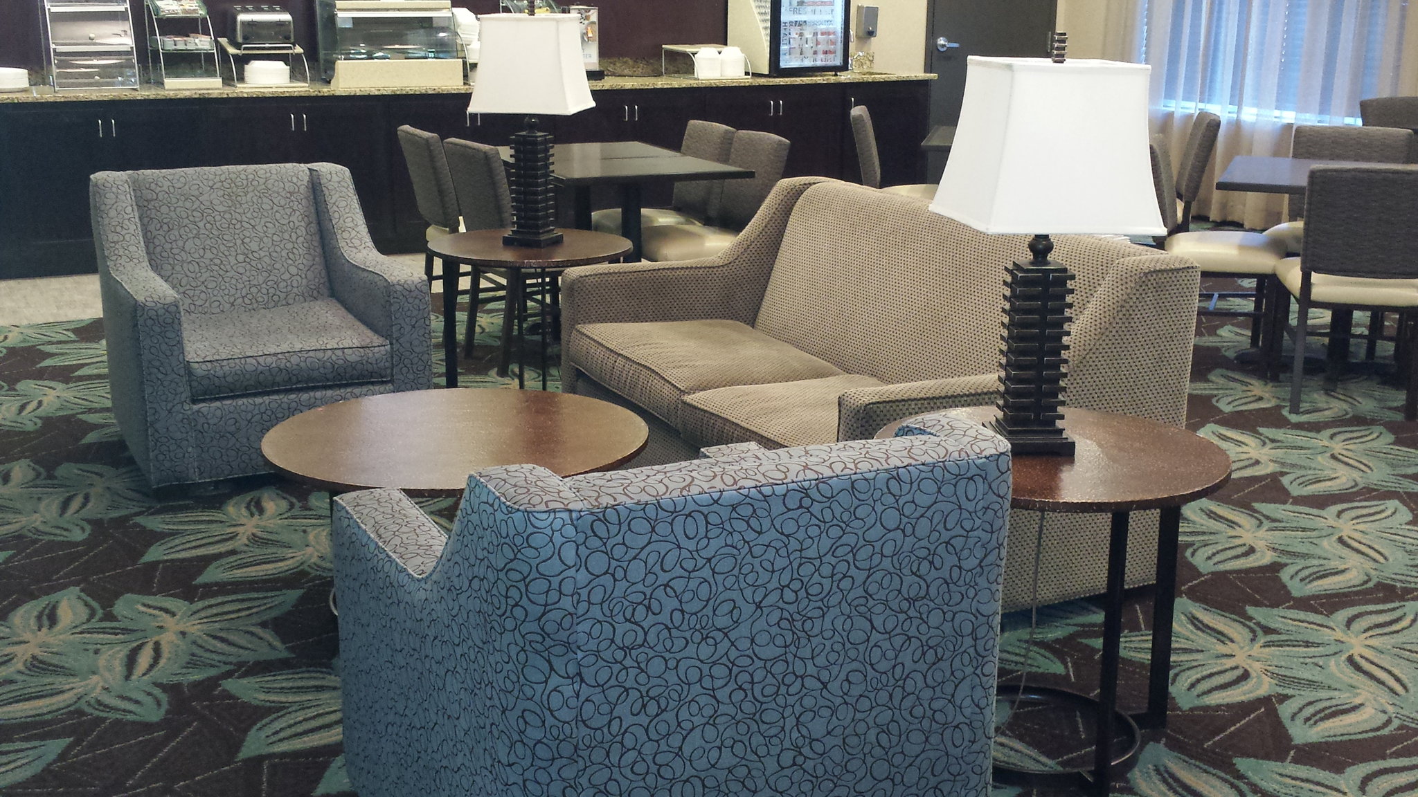 Holiday Inn Express & Suites Emporia Northwest