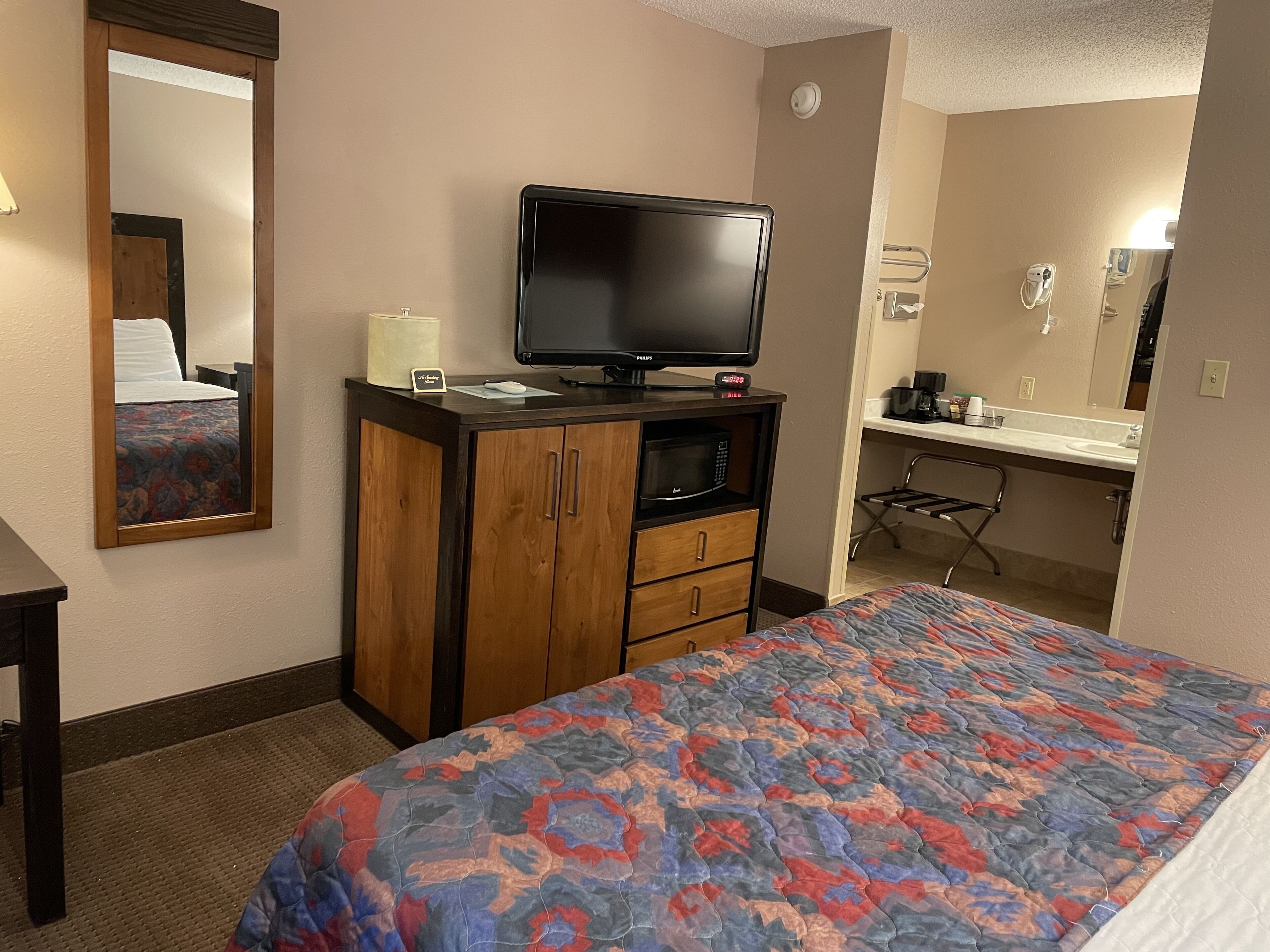 Lebo Inn