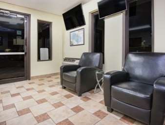 Super 8 by Wyndham Emporia