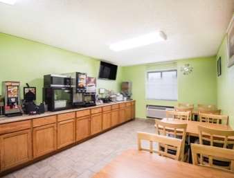 Super 8 by Wyndham Emporia