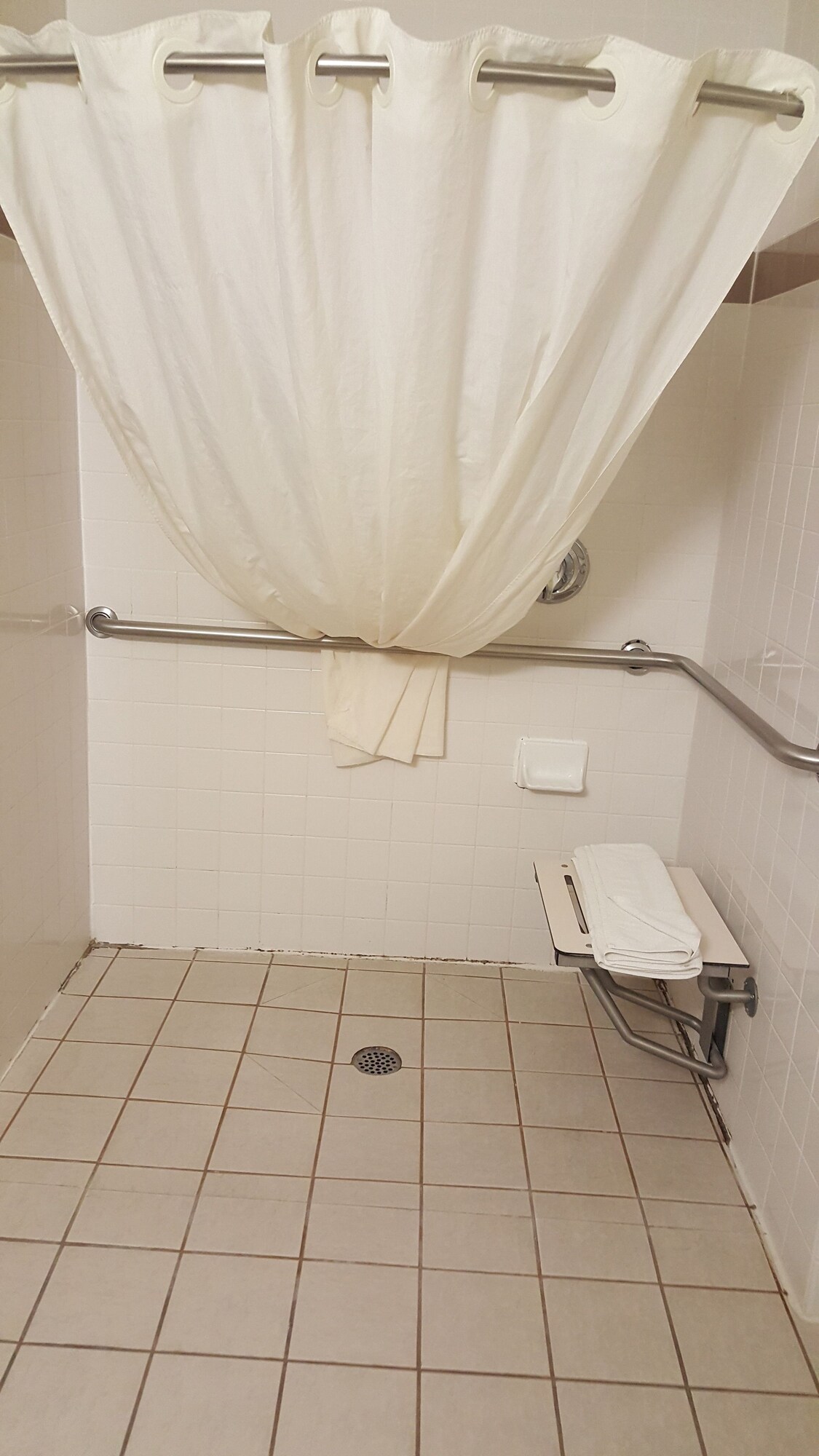 Holiday Inn Express Garden City East