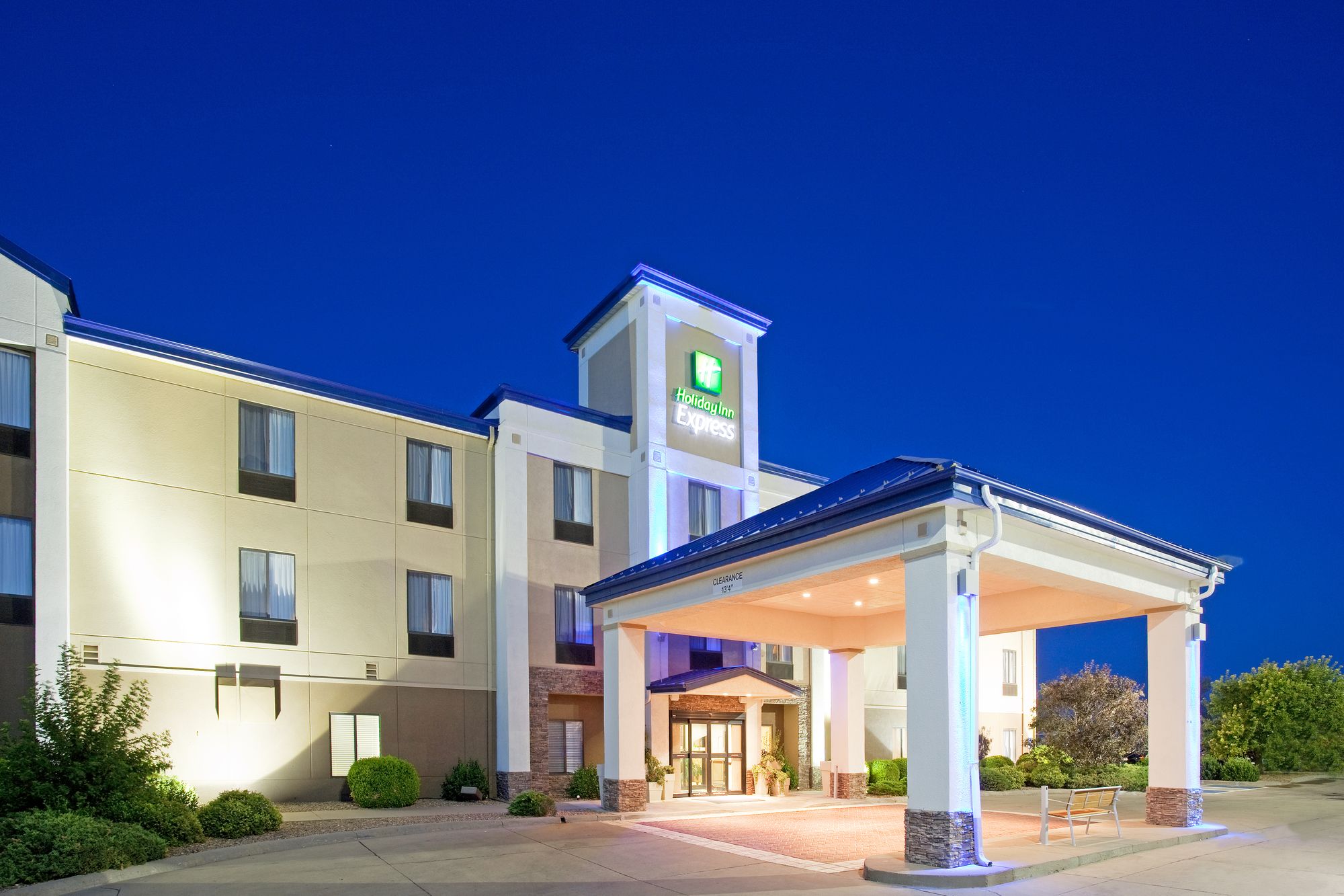 Country Inn & Suites by Radisson, Garden City, KS