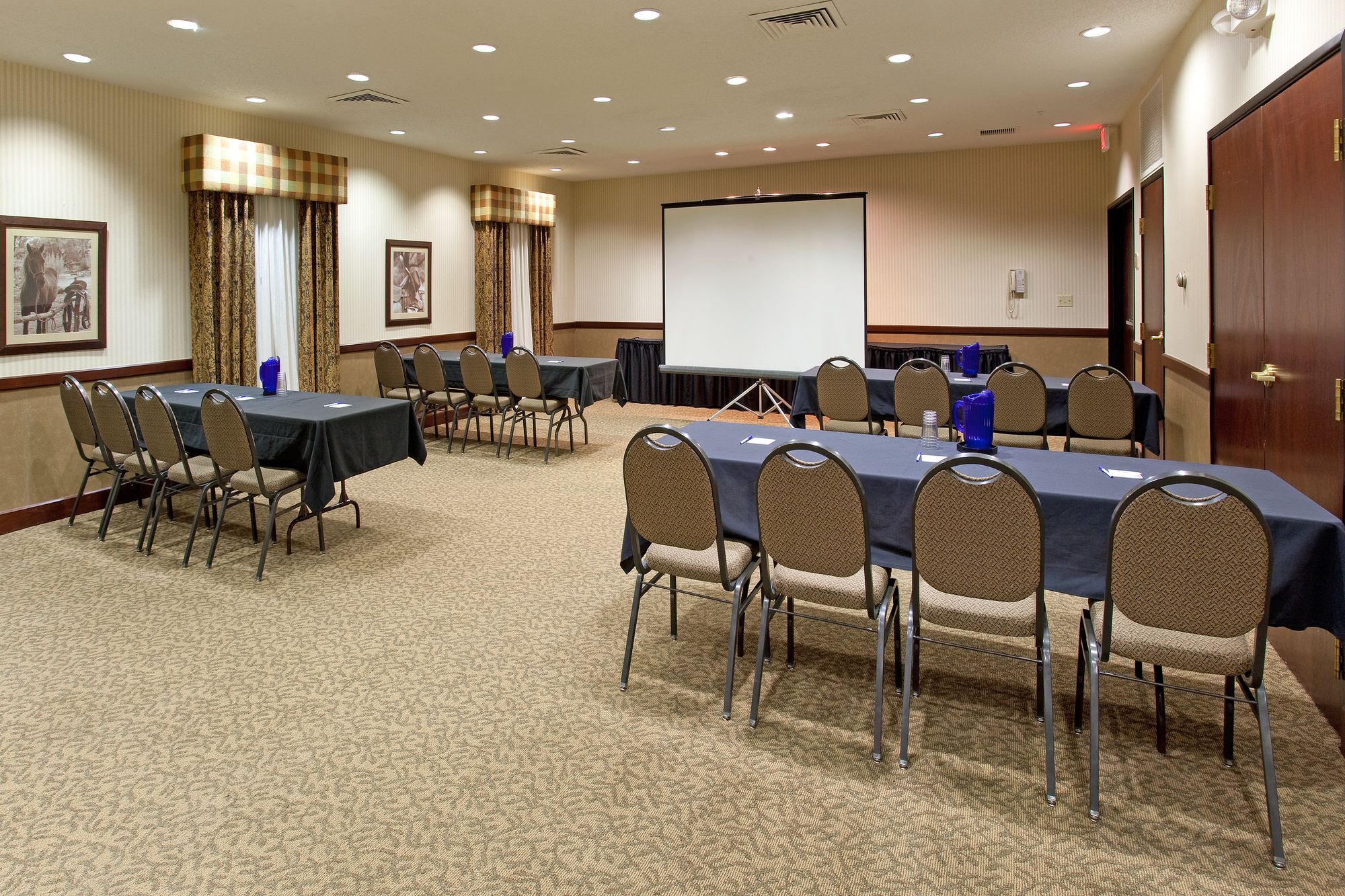 Country Inn & Suites by Radisson, Garden City, KS
