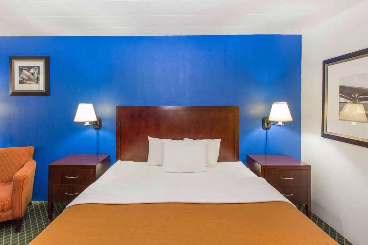 Travelodge by Wyndham Great Bend