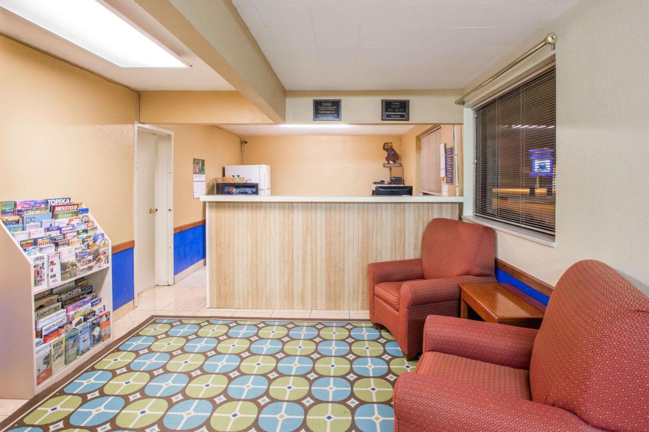 Travelodge by Wyndham Great Bend