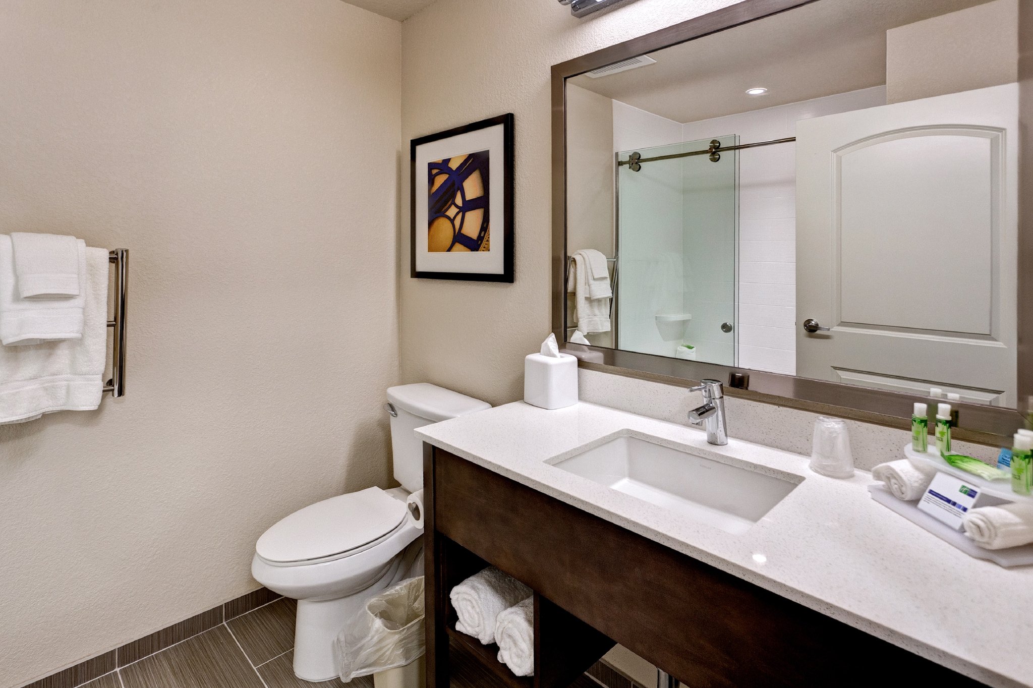 Holiday Inn Express & Suites Great Bend