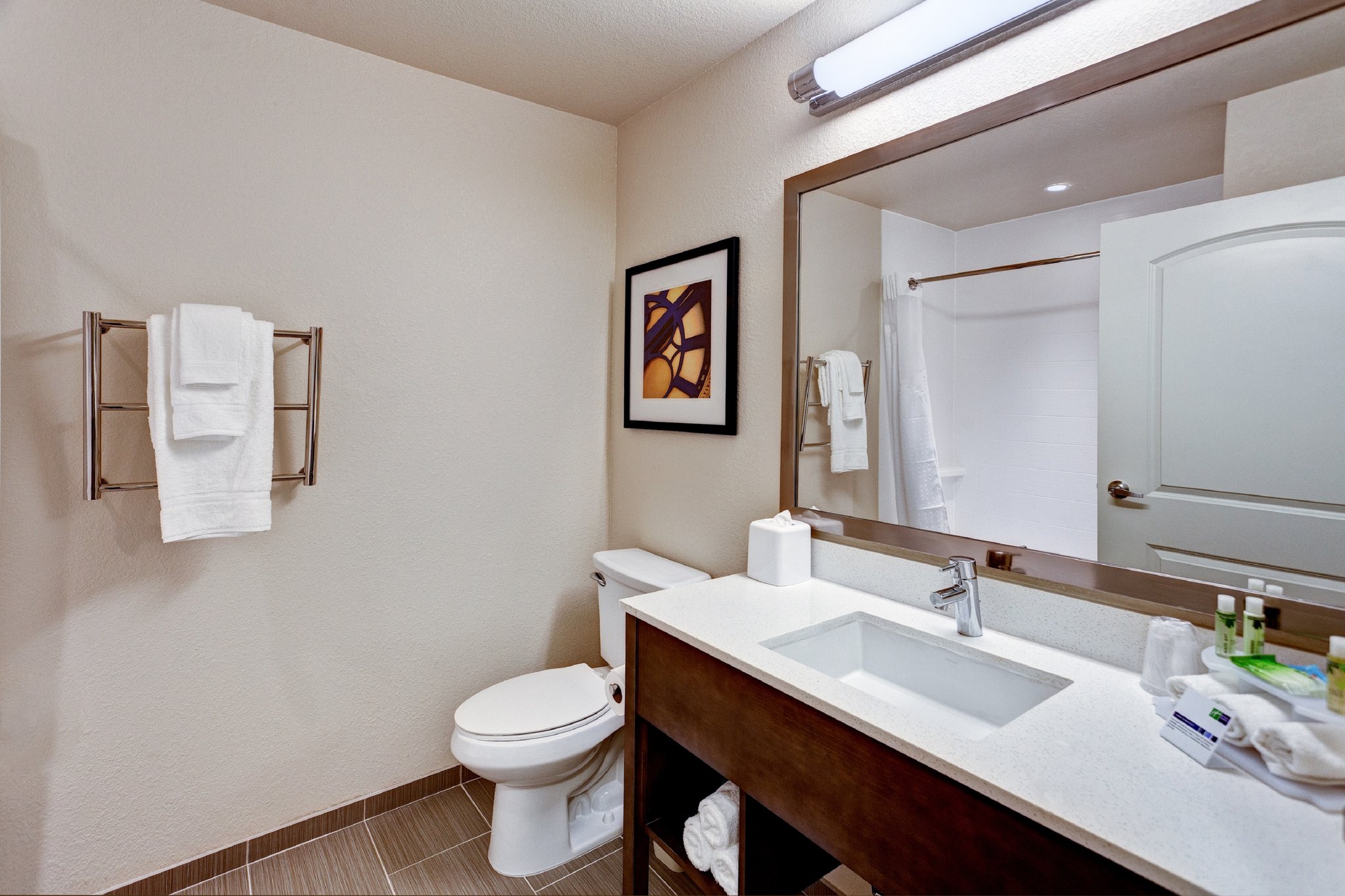Holiday Inn Express & Suites Great Bend