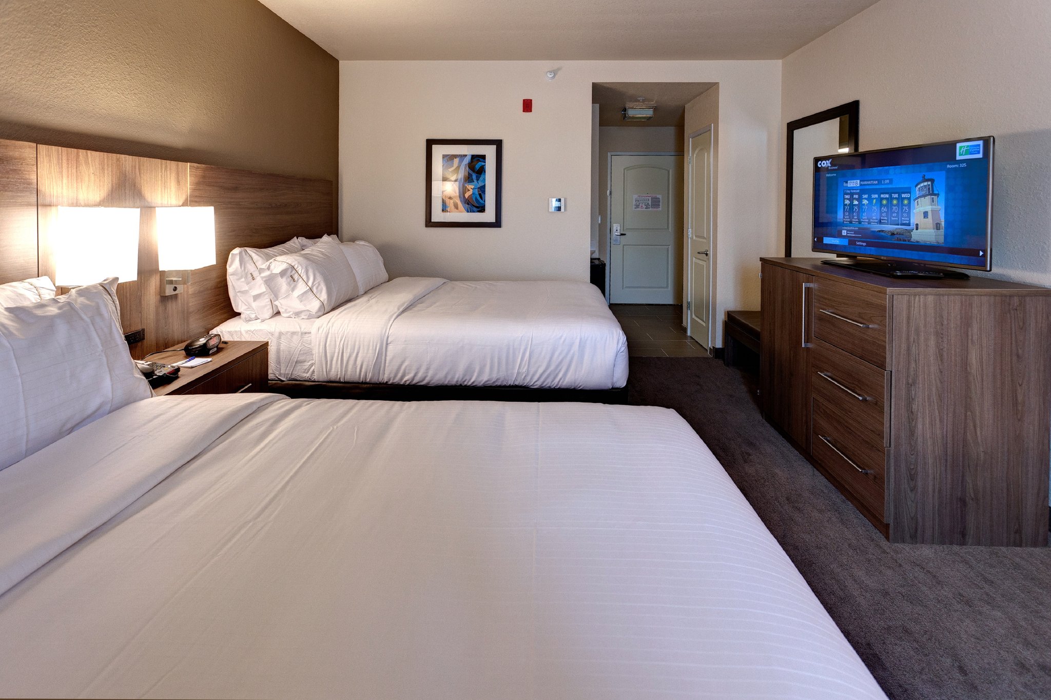 Holiday Inn Express & Suites Great Bend