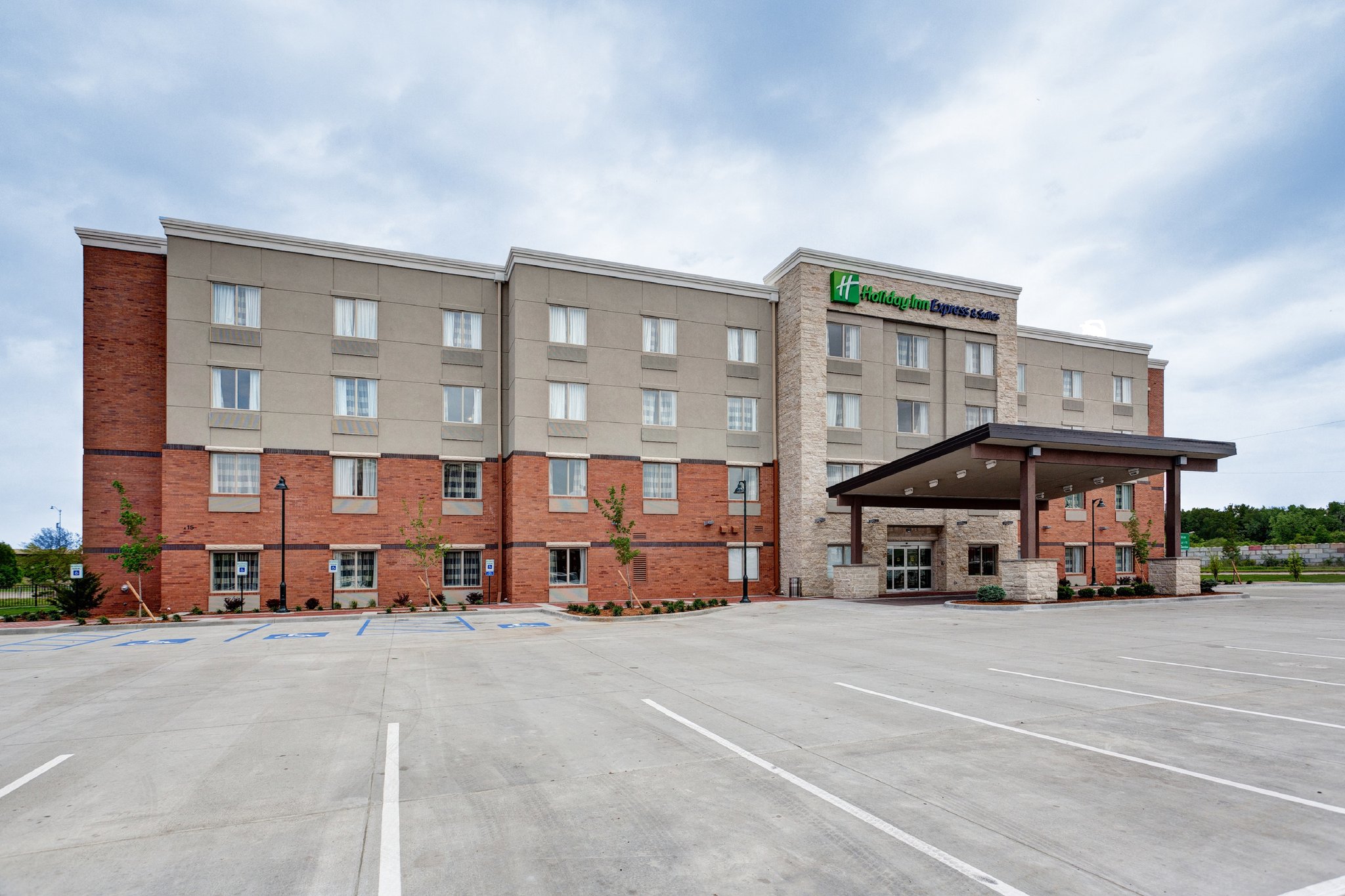 Holiday Inn Express & Suites Great Bend