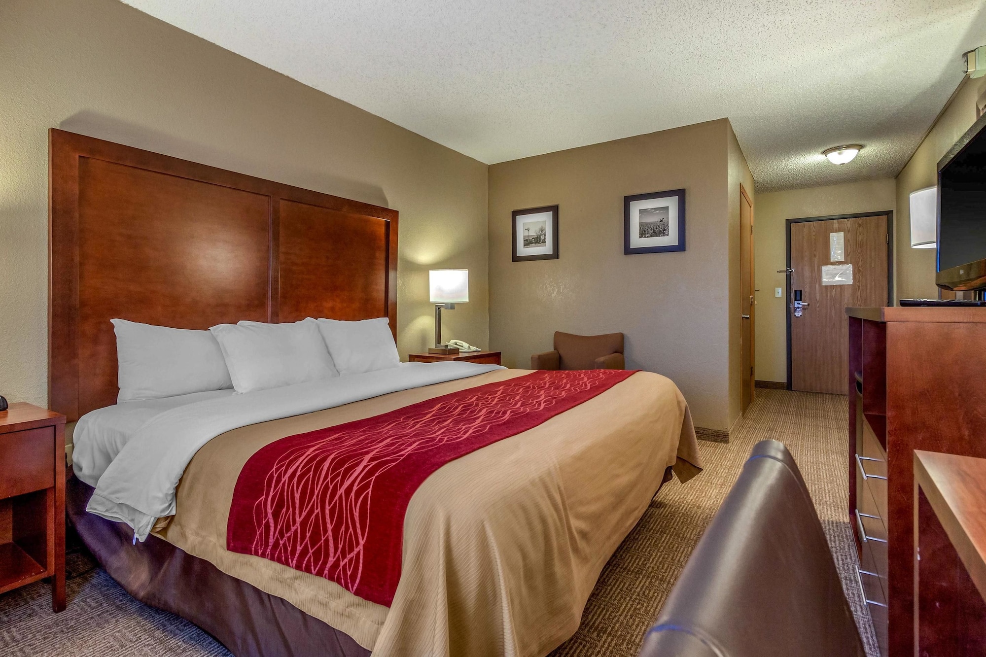 Comfort Inn & Suites Hays I-70