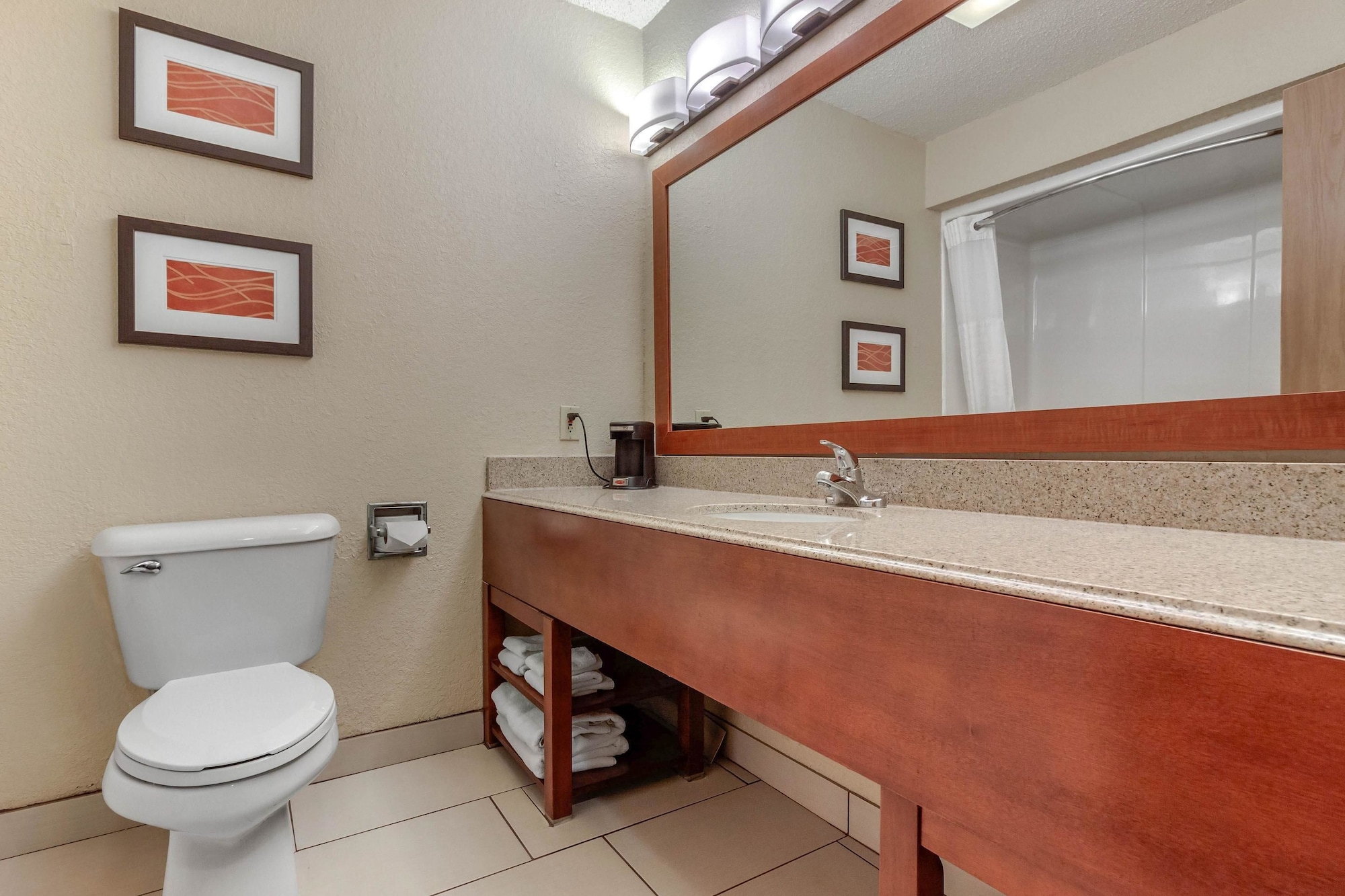 Comfort Inn & Suites Hays I-70