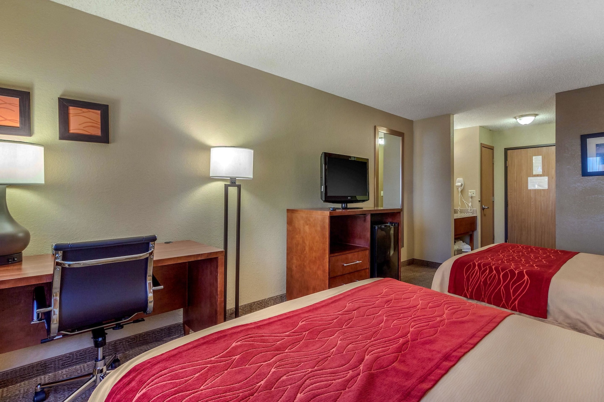 Comfort Inn & Suites Hays I-70