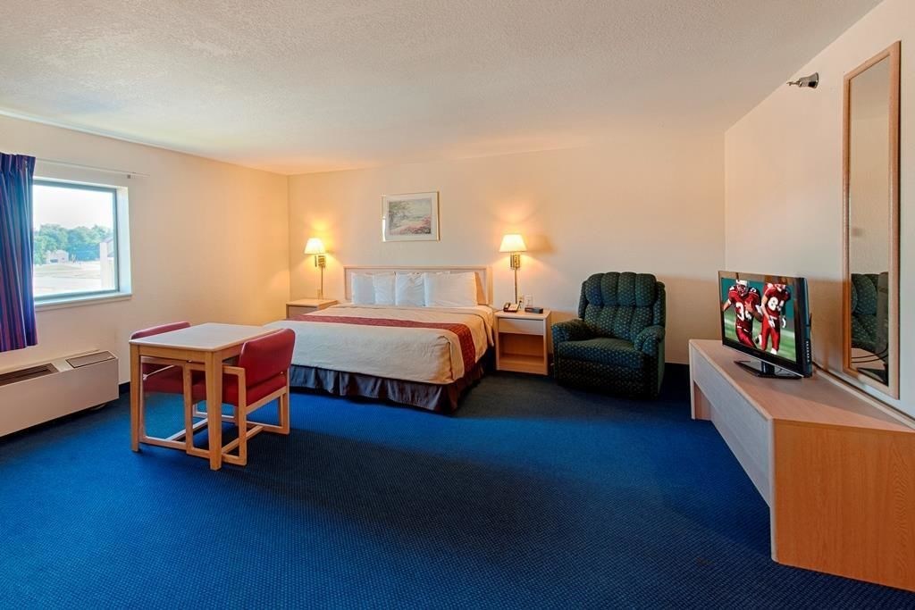 Red Roof Inn Holton